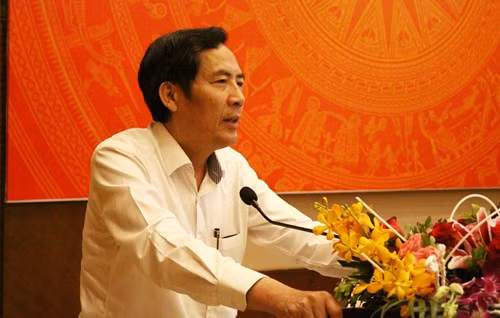 Đồng chí Thuận Hữu, Ủy viên Trung ương Đảng, Tổng Biên tập Báo Nhân Dân, Phó Trưởng ban Tuyên giáo Trung ương, Chủ tịch Hội Nhà báo Việt Nam phát biểu chỉ đạo Hội nghị.