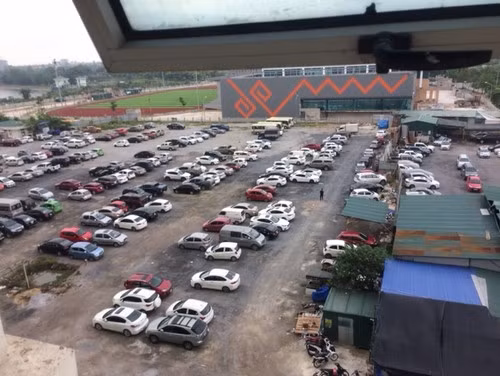 Ai “chống lưng” cho bãi xe không phép siêu lợi nhuận hoạt động? (Ảnh: Báo Xây dựng) Ai “chống lưng” cho bãi xe không phép siêu lợi nhuận hoạt động? (Ảnh: Báo Xây dựng)