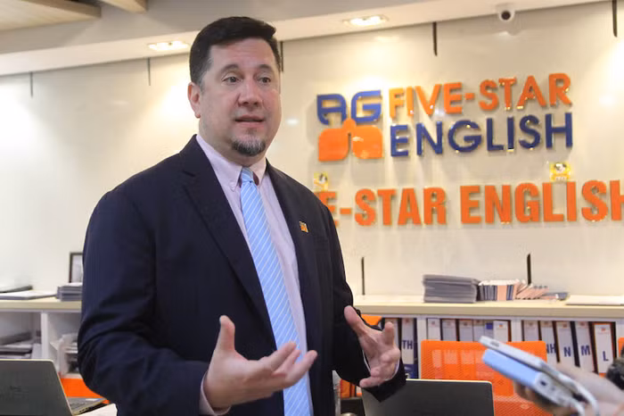 Ông Marshall Presnick - Giám đốc điều hành của Anh ngữ 5 sao Atlantic Five-Star English.