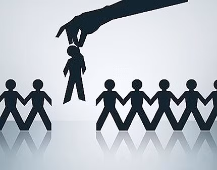 Quyền hành và lực lượng đều ở nơi dân ảnh 5