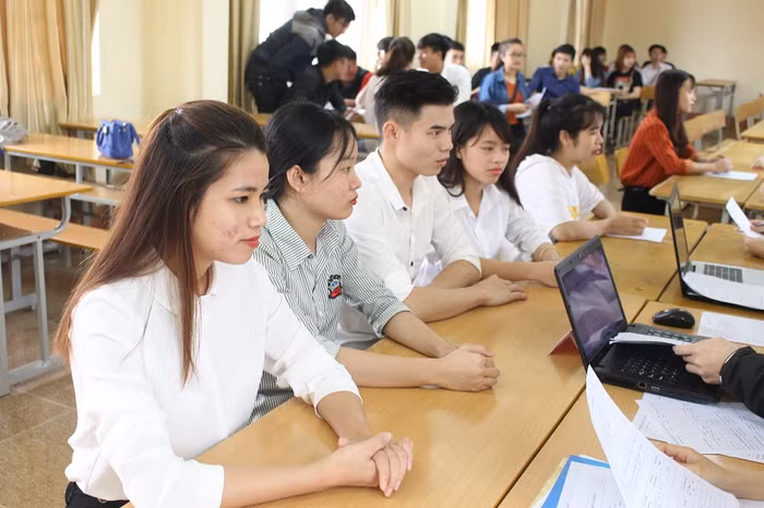 Sinh viên tự tin trả lời phỏng vấn của nhà tuyển dụng