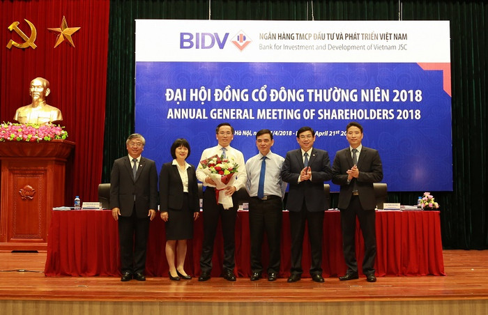 Đại hội đồng cổ đông nhất trí bầu bổ sung ông Phạm Quang Tùng làm thành viên Hội đồng quản trị BIDV nhiệm kỳ 2017-2022. Đại hội đồng cổ đông nhất trí bầu bổ sung ông Phạm Quang Tùng làm thành viên Hội đồng quản trị BIDV nhiệm kỳ 2017-2022.