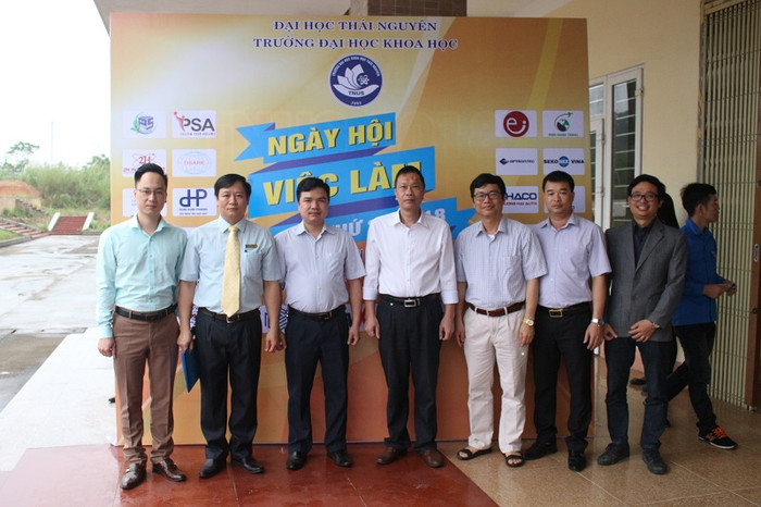 Ngày hội tư vấn việc làm diễn ra tại Trường Đại học Khoa học (Đại học Thái Nguyên) Ngày hội tư vấn việc làm diễn ra tại Trường Đại học Khoa học (Đại học Thái Nguyên)