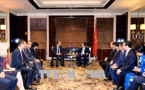 Thủ tướng Nguyễn Xuân Phúc tiếp ông Christian Cabrol. Ảnh: Thống Nhất/TTXVN