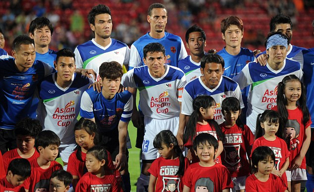 Ferdinand sang Thái Lan để làm từ thiện Ferdinand sang Thái Lan để làm từ thiện