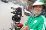 Hè này bị cắt hợp đồng, tôi bỏ dạy về chạy xe ôm