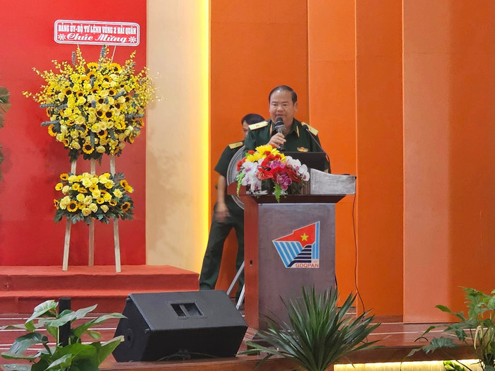 Đại biểu tham dự trình bày báo cáo tham luận tại hội thảo (ảnh: V.D) gdvn_hoithaoDBP2.jpg