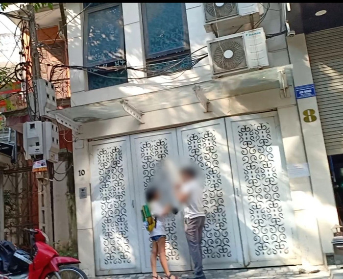 Tiền học thêm phụ huynh đang đóng gấp 10 lần tiền học chính khóa (Ảnh:N.D) Tiền học thêm phụ huynh đang đóng gấp 10 lần tiền học chính khóa (Ảnh:N.D)