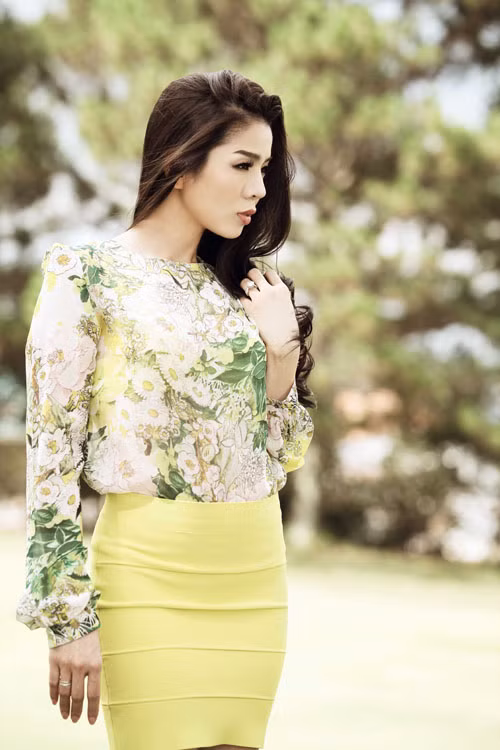 Thời gian này, Lệ Quyên đang hoàn tất nốt những khâu cuối cùng của album vol.6 'Tình khúc yêu thương'. Album gồm 12 ca khúc được yêu thích trong 15 năm gần đây, sẽ phát hành trong tháng 6.