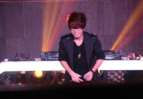 Ca sỹ Bùi Anh Tuấn. Ca sỹ Bùi Anh Tuấn.