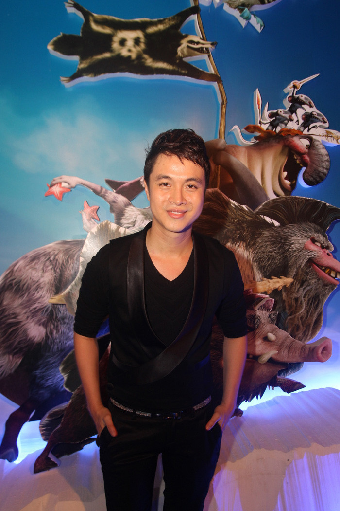 Ca sỹ Nhật Tinh Anh. Ca sỹ Nhật Tinh Anh.