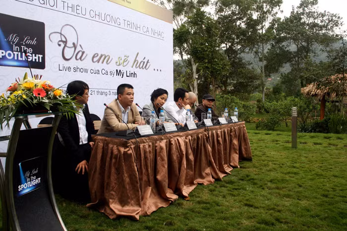 Mỹ Linh cùng ê-kíp sẽ giúp đỡ cô rất nhiều trong liveshow Và em sẽ hát... Xem tiếp: Ngỡ ngàng ngắm vườn cây, ao cá, chuồng gà nhà ca sỹ Mỹ Linh // Thành Chương 'đánh liều' kể chuyện '3 chìm 4 nổi' của Mỹ Linh