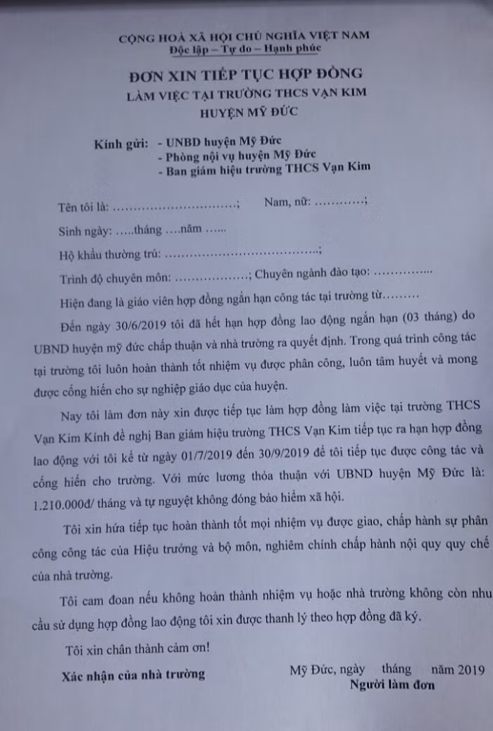 Mẫu đơn do Ủy ban Nhân dân gửi các trường, yêu cầu các giáo viên phải viết tay và cam kết tự nguyện không đóng bảo hiểm xã hội (Ảnh:V.N)