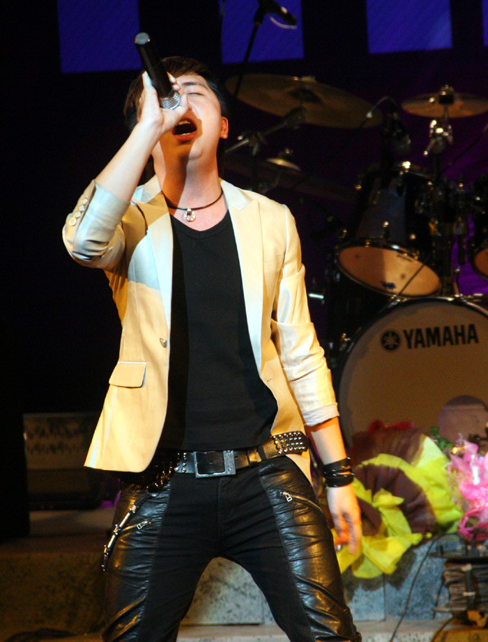 Ca sỹ Minh Vương góp mặt tại chương trình.