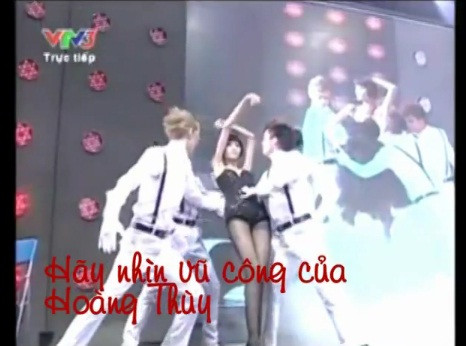 Vũ công biểu diễn cùng Hoàng Thùy trong đêm chung kết được truyền hình trực tiếp. Vũ công biểu diễn cùng Hoàng Thùy trong đêm chung kết được truyền hình trực tiếp.