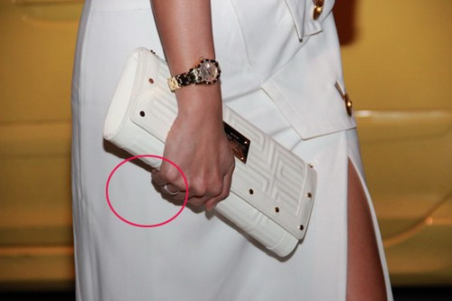 Cận cảnh chiếc nhẫn 6 tỷ của 'nữ hoàng nhạc dance' Thu Minh... Cận cảnh chiếc nhẫn 6 tỷ của 'nữ hoàng nhạc dance' Thu Minh...