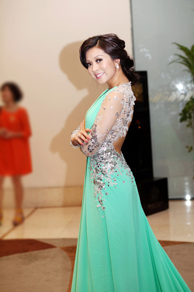 Hoa hậu châu Á tại Mỹ Michelle Nguyễn. Hoa hậu châu Á tại Mỹ Michelle Nguyễn.