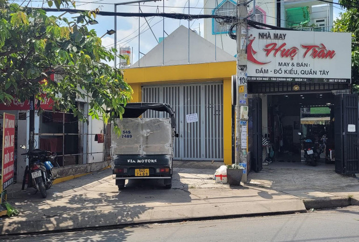 Cơ sở đường Bùi Văn Ngữ, quận 12 của Trung tâm Pixar đã đóng cửa, tháo bảng hiệu (ảnh: P.L) Cơ sở đường Bùi Văn Ngữ, quận 12 của Trung tâm Pixar đã đóng cửa, tháo bảng hiệu (ảnh: P.L)