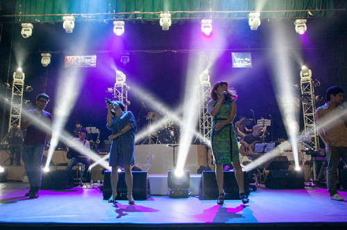 Hình ảnh Uyên Linh, Trần Thu Hà phiêu trên sàn tập. Hình ảnh Uyên Linh, Trần Thu Hà phiêu trên sàn tập.