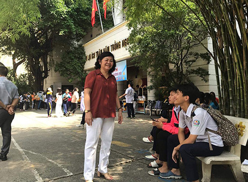 CôTrị đã có kinh nghiệm gần 30 năm làm giám thị ở Trường Bùi Thị Xuân (ảnh: P.L) CôTrị đã có kinh nghiệm gần 30 năm làm giám thị ở Trường Bùi Thị Xuân (ảnh: P.L)