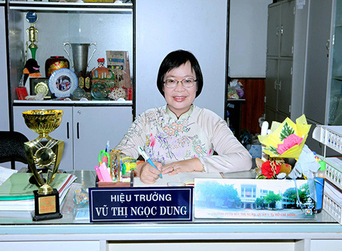Cô Vũ Thị Ngọc Dung - Hiệu trưởng Trường trung học phổ thông Bùi Thị Xuân, quận 1 (ảnh nhân vật cung cấp) Cô Vũ Thị Ngọc Dung - Hiệu trưởng Trường trung học phổ thông Bùi Thị Xuân, quận 1 (ảnh nhân vật cung cấp)