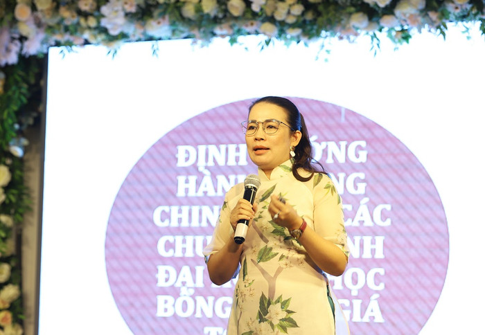 Tiến sĩ Ngô Thị Mỹ Hạnh – CEO NexEdu Việt Nam định hướng nghề nghiệp và lựa chọn ngành học với học sinh Trung học phổ thông. Tiến sĩ Ngô Thị Mỹ Hạnh – CEO NexEdu Việt Nam định hướng nghề nghiệp và lựa chọn ngành học với học sinh Trung học phổ thông.