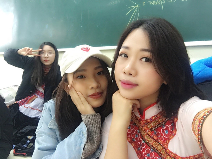 Cô Nguyễn Hiền Lương vừa dạy học, vừa làm công tác tư vấn tâm lý cho học sinh (Ảnh: Nhân vật cung cấp)