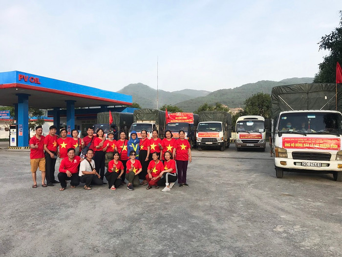 PVOIL hỗ trợ dầu xăng xe cứu trợ đồng bào lũ lụt miền Trung.