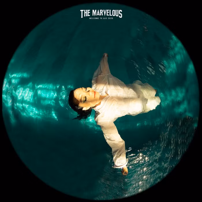 Có những hiểm nguy luôn trực chờ lúc ta khinh suất để kéo ta chìm vào làn nước lạnh.