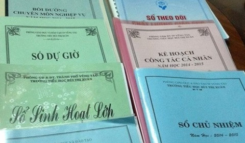 Hiện nay, Thông tư 32/2020/TT-BGDĐT ban hành Điều lệ Trường trung học đã quy định không còn hai loại sổ là sở dự giờ và sổ hội họp. (Ảnh minh họa: Thuvienphapluat.vn)