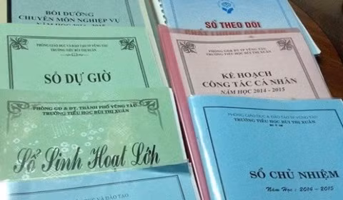 Hiện nay, Thông tư 32/2020/TT-BGDĐT ban hành Điều lệ Trường trung học đã quy định không còn hai loại sổ là sở dự giờ và sổ hội họp. (Ảnh minh họa: Thuvienphapluat.vn)