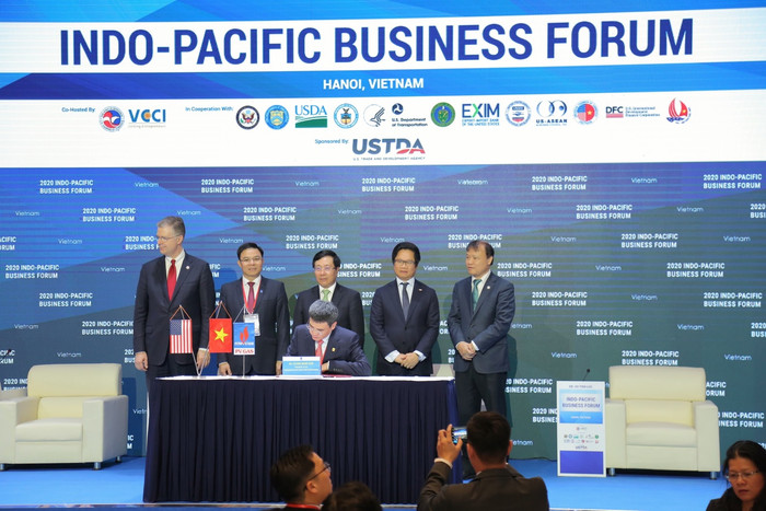 Ông Dương Mạnh Sơn – Tổng giám đốc PV GAS ký Thoả thuận. Ông Dương Mạnh Sơn – Tổng giám đốc PV GAS ký Thoả thuận.