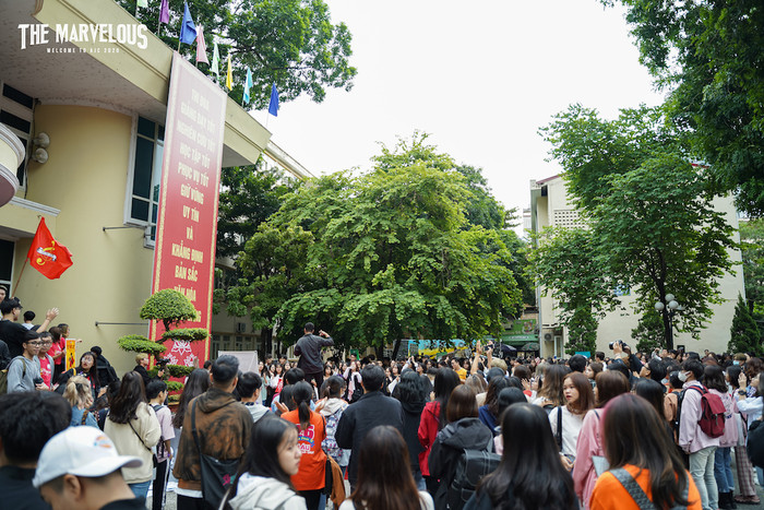 Ngày hội Du ca chính là món “đặc sản” đầu tiên của trường Báo dành cho các tân sinh viên. Ngày hội Du ca chính là món “đặc sản” đầu tiên của trường Báo dành cho các tân sinh viên.