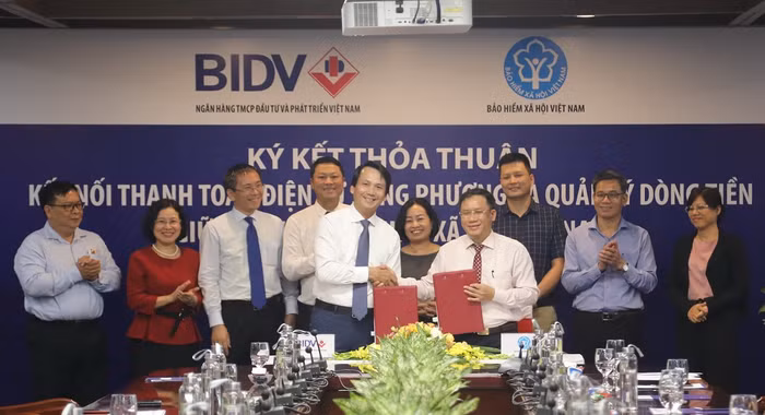 BIDV và Bảo hiểm Xã hội Việt Nam đã ký kết Thỏa thuận kết nối điện tử song phương và quản lý dòng tiền giữa hệ thống Bảo hiểm Xã hội Việt Nam và BIDV.