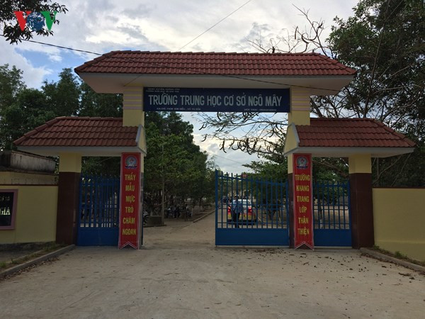 Hiện lực lượng Công an huyện Krông Pắk đang xác minh các vấn đề ở trường Ngô Mây (ảnh: VOV) Hiện lực lượng Công an huyện Krông Pắk đang xác minh các vấn đề ở trường Ngô Mây (ảnh: VOV)