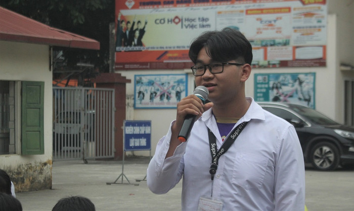 Học sinh hào hứng đặt nhiều câu hỏi dành cho diễn giả (Ảnh:V.N) Học sinh hào hứng đặt nhiều câu hỏi dành cho diễn giả (Ảnh:V.N)