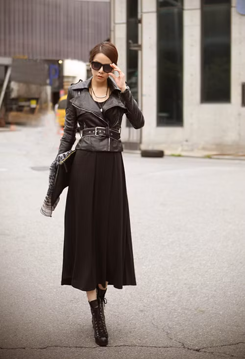 Thủy dưỡng Mộc, vì thế màu đen cũng là một lựa chọn rất thú vị và thời trang cho bạn