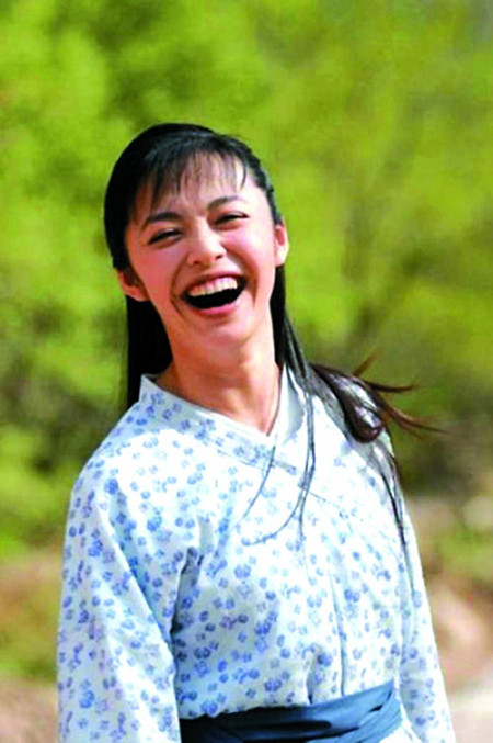 Ngôi sao này có vẻ rất "khoái" cười thả ga hết cỡ Ngôi sao này có vẻ rất "khoái" cười thả ga hết cỡ