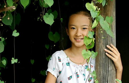 2. Angela Phương Trinh Nổi tiếng khi còn rất nhỏ, những nét đẹp rất sắc xảo của 'bà mẹ nhí' xuất hiện từ khi cô bắt đầu đóng những vai đầu tiên