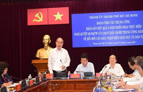 Bí thư Thành ủy Nguyễn Thiện Nhân phát biểu tại buổi làm việc với đoàn công tác Trung ương (ảnh: P.L) Bí thư Thành ủy Nguyễn Thiện Nhân phát biểu tại buổi làm việc với đoàn công tác Trung ương (ảnh: P.L)