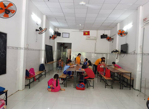 Các em học sinh được chăm sóc, nuôi dưỡng, dạy học tại các cơ sở bán trú tư thục (ảnh: P.L)