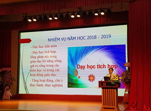 Ông Lê Duy Tân triển khai nhiệm vụ năm học sắp tới ở bậc trung học vào sáng ngày 17/8 (ảnh: P.L) Ông Lê Duy Tân triển khai nhiệm vụ năm học sắp tới ở bậc trung học vào sáng ngày 17/8 (ảnh: P.L)