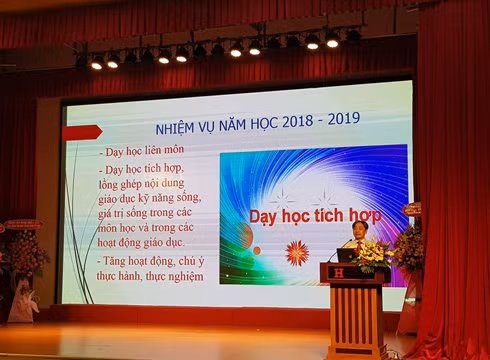 Ông Lê Duy Tân triển khai nhiệm vụ năm học sắp tới ở bậc trung học vào sáng ngày 17/8 (ảnh: P.L)