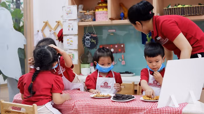 Trẻ được tự tay trải nghiệm thực tế trong quá trình học tập bằng phương pháp dạy học dự án