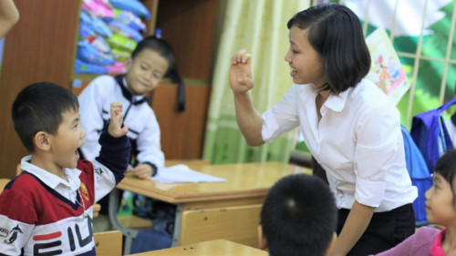 Giáo viên có những ứng xử phù hợp sẽ khiến học sinh thấy sai mà sửa chữa sai lầm. Ảnh minh hoạ: https://giaoducthoidai.vn Giáo viên có những ứng xử phù hợp sẽ khiến học sinh thấy sai mà sửa chữa sai lầm. Ảnh minh hoạ: https://giaoducthoidai.vn