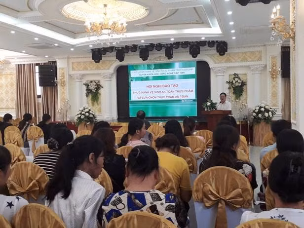 Ngày 14/10/2018, Chi cục An toàn vệ sinh thực phẩm tỉnh Nam Định tổ chức hội nghị đào tạo thực hành tốt vệ sinh an toàn thực phẩm và cách lựa chọn thực phẩm an toàn