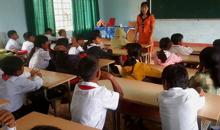 Cô Nguyễn Thị Kim Dung trong giờ sinh hoạt lớp Cô Nguyễn Thị Kim Dung trong giờ sinh hoạt lớp