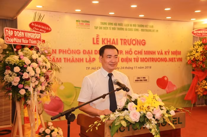 Ông Nguyễn Văn Toàn – Tổng biên tập Tạp chí điện tử Môi trường và Cuộc sống phát biểu tại lễ khai trương