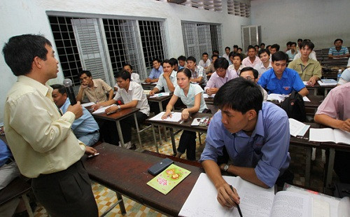 Nói bằng tại chức không có lỗi, vậy lỗi ở đâu? ảnh 2 Nói bằng tại chức không có lỗi, vậy lỗi ở đâu? ảnh 2