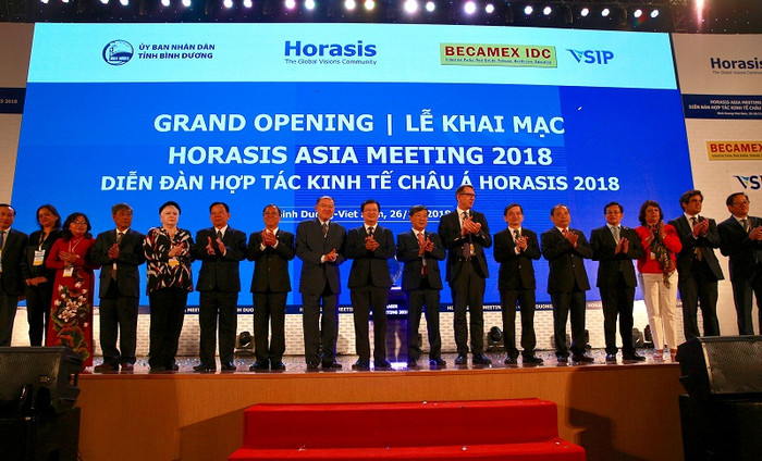 Phó Thủ tướng Trịnh Đình Dũng và các đại biểu tại lễ khai mạc diễn đàn. Ảnh: VGP/Xuân Tuyến. Phó Thủ tướng Trịnh Đình Dũng và các đại biểu tại lễ khai mạc diễn đàn. Ảnh: VGP/Xuân Tuyến.